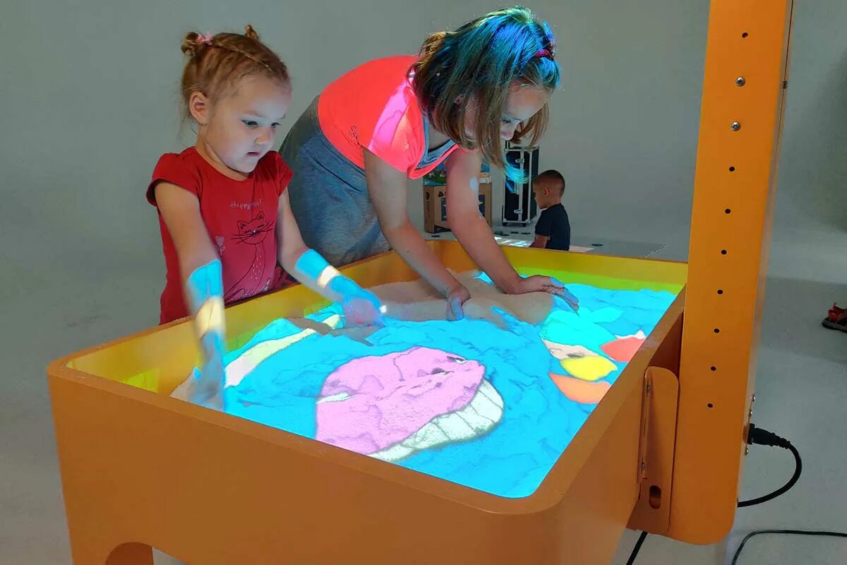Песочница и стол 2 в 1. Интерактивная песочница interactive project. Интерактивная песочница isandbox. Интерактивный стол в доу. Интерактивная песочница interactive project.