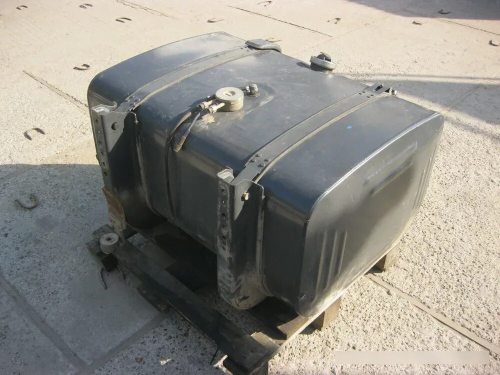 432001-1101002 бак топливный. Бак топливный маз 300л. Бак топливный 300 л. Бак топливный камаз 300л алюминиевый. Топливный бак маз 300 литров.