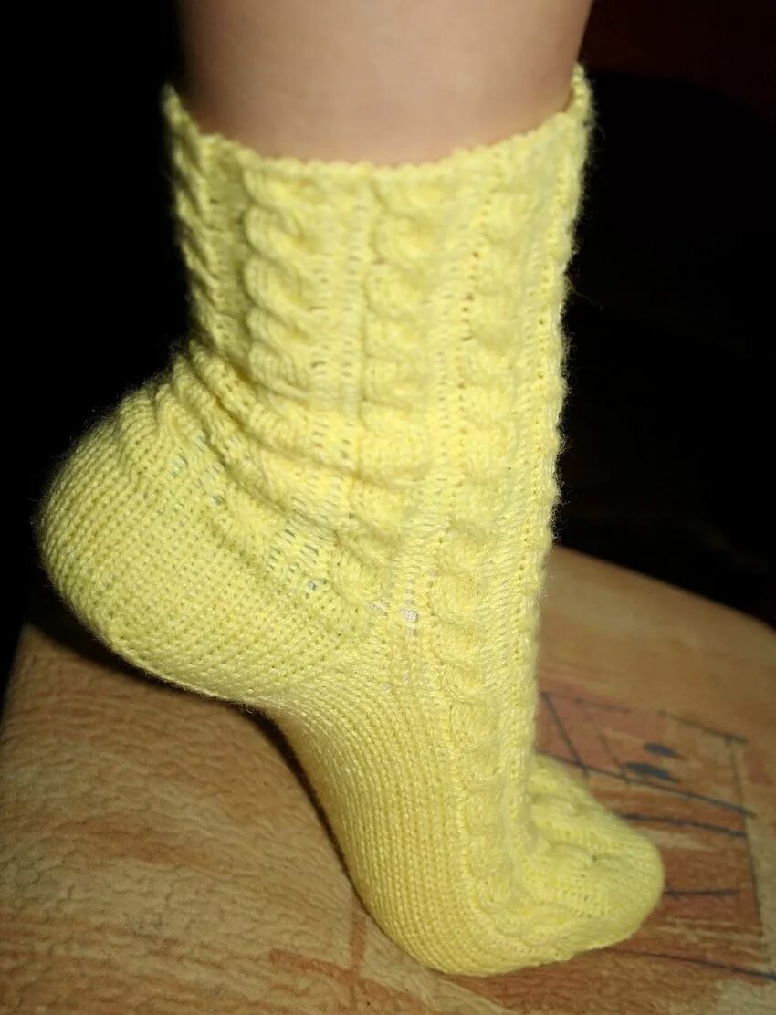 5 носочки спицах. Вязаные носки. Оригинальные носки спицами. Вязаные носки спицами. Ажурные носки.