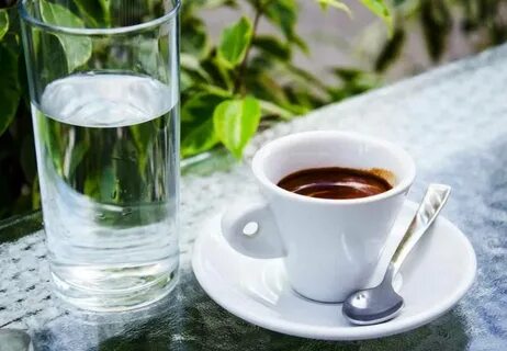 Почему пьют воду после кофе