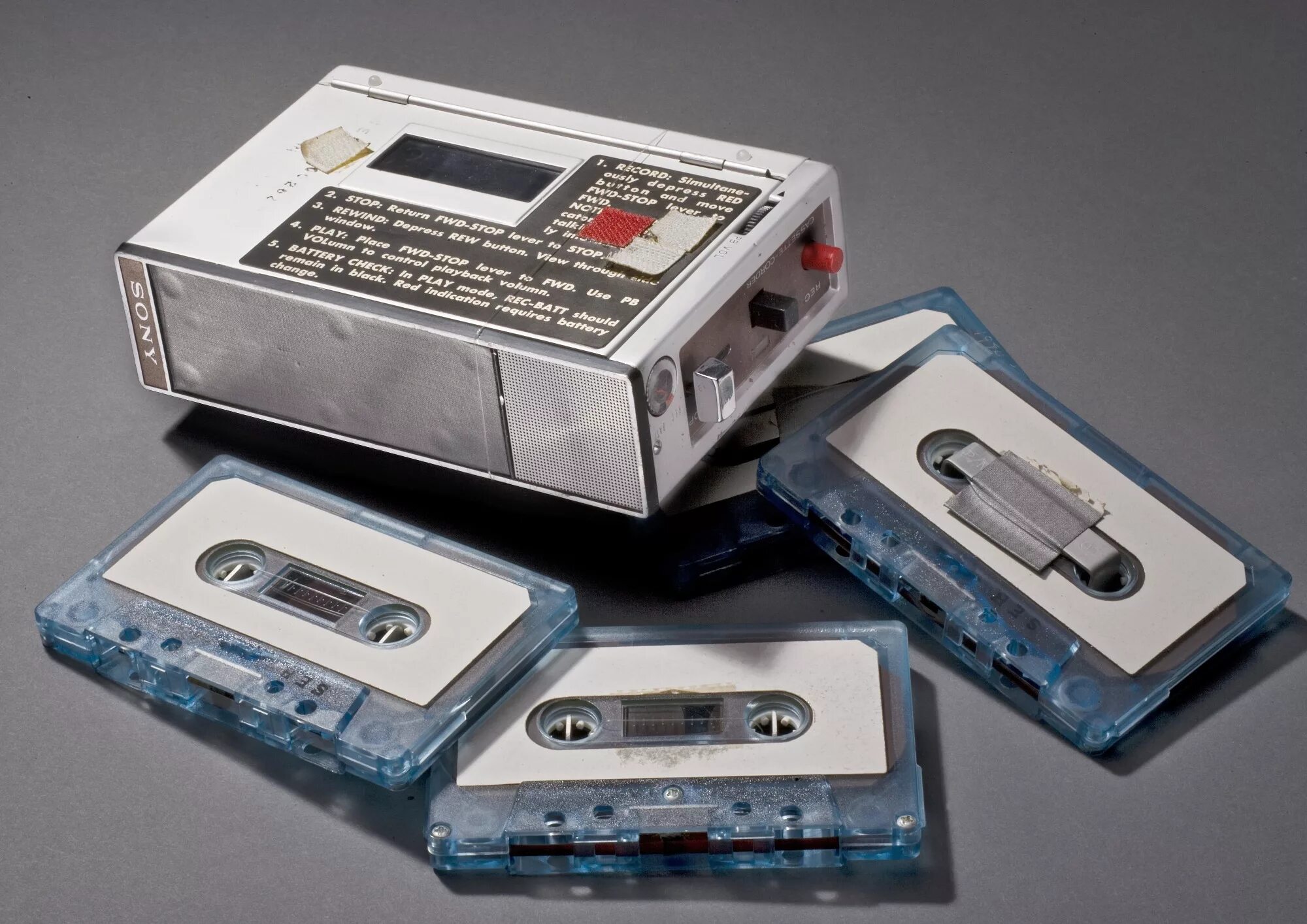 Как сделать кассету. Tc65 Cassette Recorder Sony. Кассетный диктофон Sony TC. Sony TC-50. Sony Cassette Recorder TC-63.