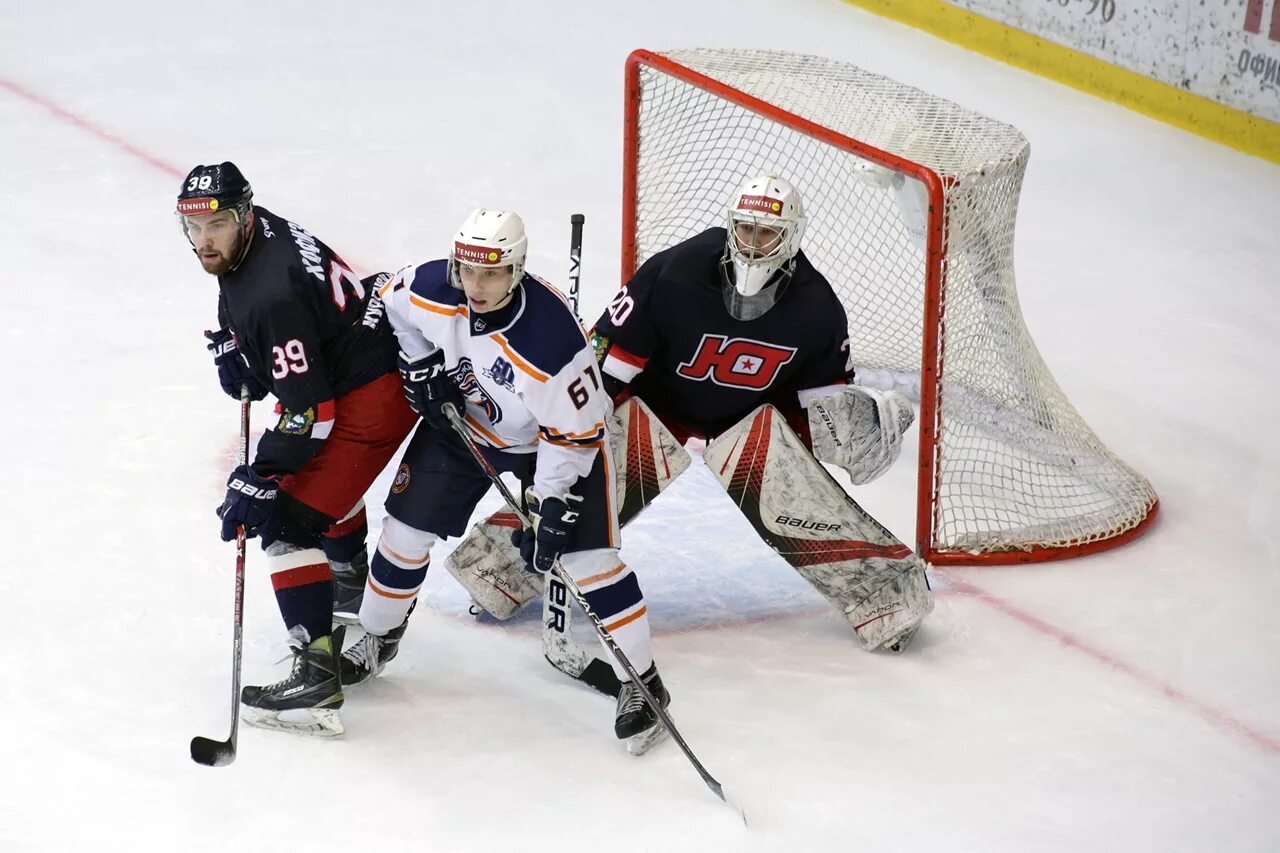 Хоккейный клуб зауралье обнимаются. Форма хк аккумуляторный рай. Хоккей пенза дизель год 2022. Зауралье 2007. Шаховская хоккейная.