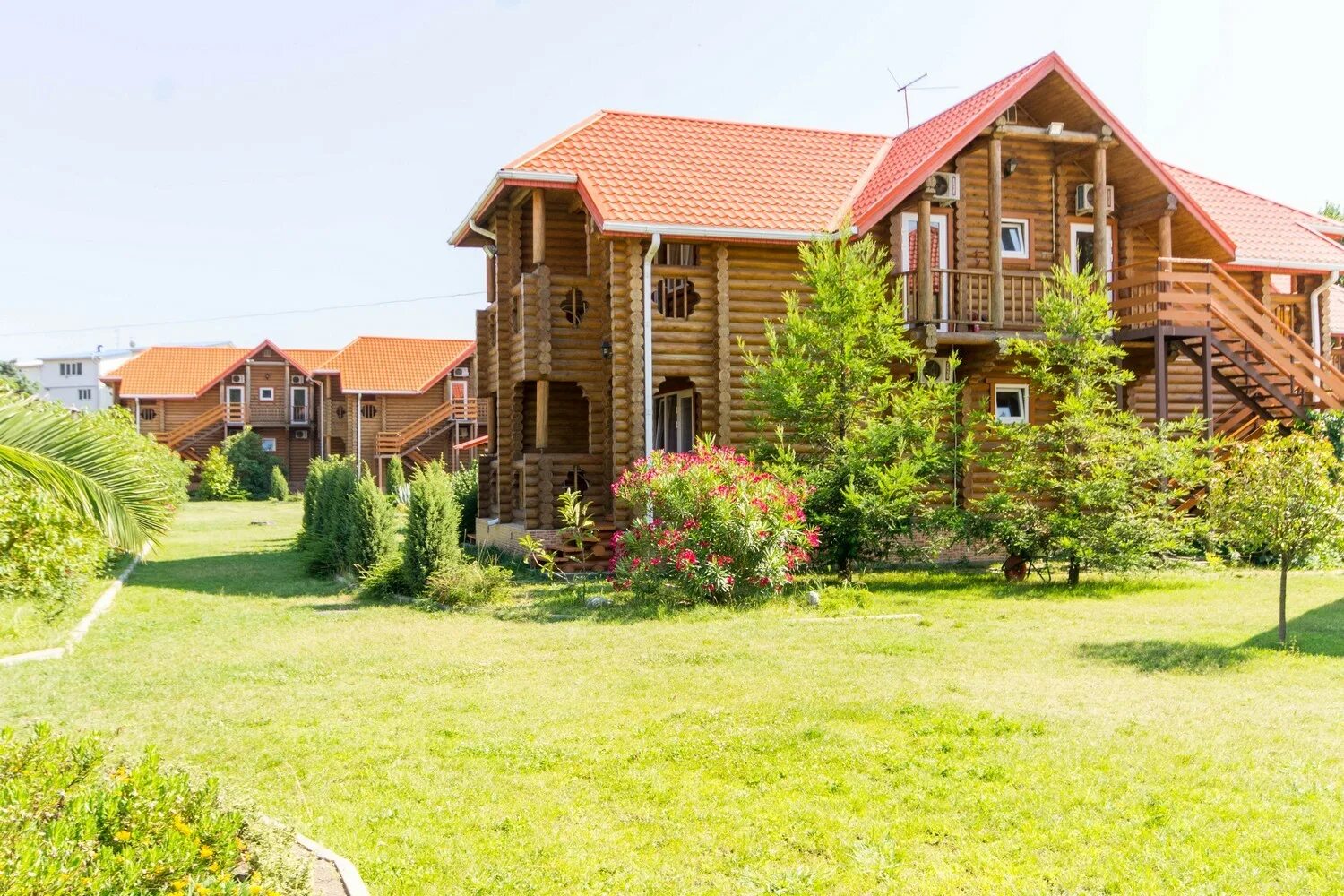 Орловский парк отель коттеджи. Парк отель маяк самара. Загородные отели с коттеджами. Самара курумоч турбаза маяк. Парк отель озеро дивное.