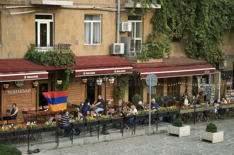 Buzand Cafe Restaurant, cafe, Yerevan, Aghasi Khanjyan Street, 13/1 - Yandex Map