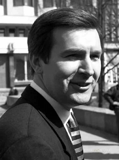 Гончар. Гончар фото. Мастера по глине на ярмарке. Гончар политика. Гончар политика.