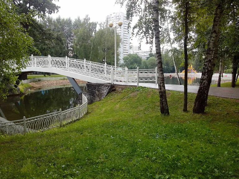 Парк Лианозово. Лианозово (парк культуры и отдыха). Парк в Алтуфьево Лианозово. Лианозово парк мост.