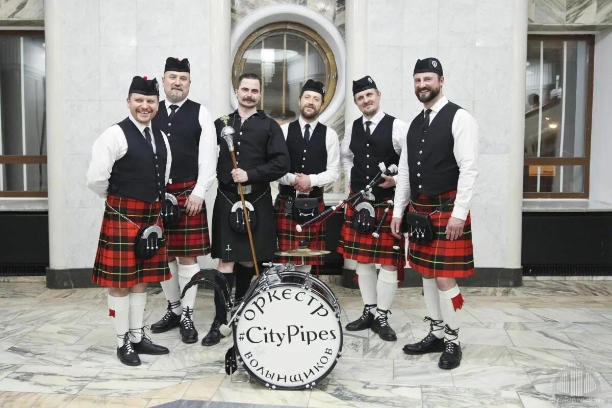 Оркестр волынщиков. Группа волынщиков city pipes. оркестр волынщиков city pipes. сити пайпс волынщики. оркестр волынщиков шотландия.