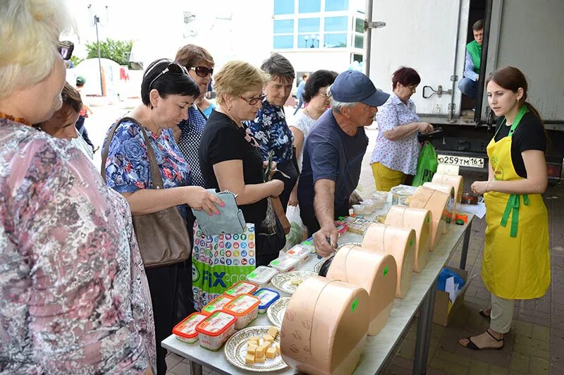 Погода в г семикаракорске. Семикаракорский сыродельный комбинат. Семикаракорский сыродельный. Семикаракорский сыродельный завод продукция. Семикаракорский сырный завод.