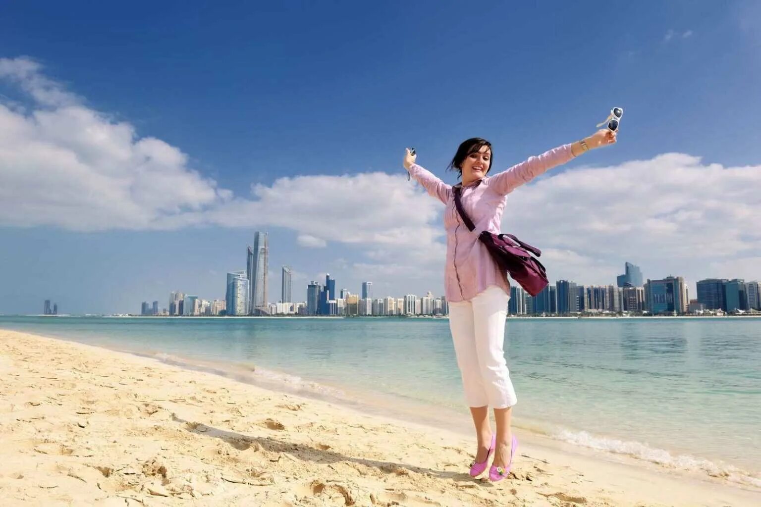Туристы в Дубае. Фотосессия в ОАЭ. Отпуск в Дубае. Эмираты люди на пляже. Что нельзя в дубае