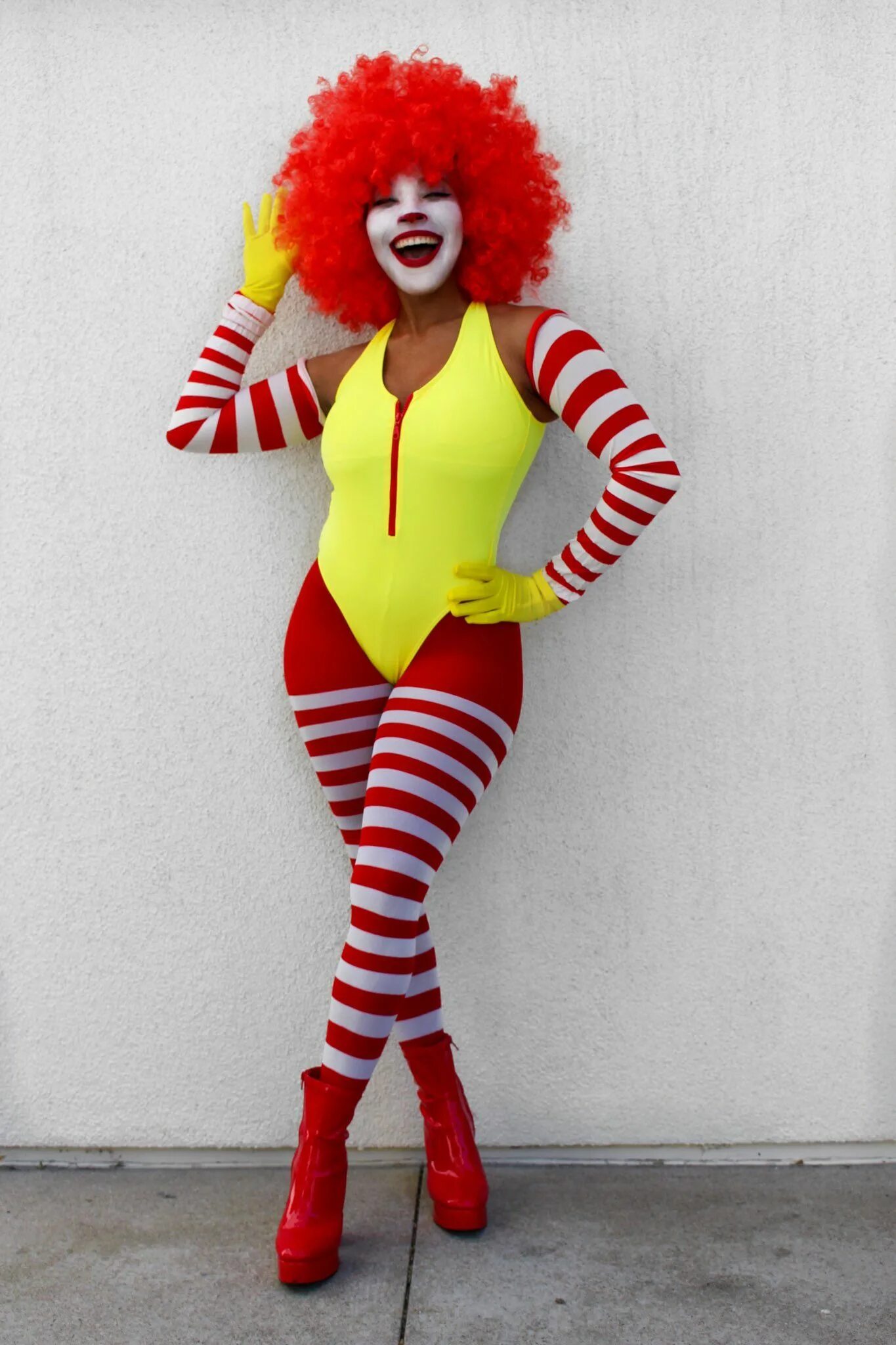 Mcdonalds cosplay. Рональд Макдональд. Клоун Рональд Макдональд. Рональд макдональдс косплей. Рональд Макдональд и ПЕННИВАЙЗ.