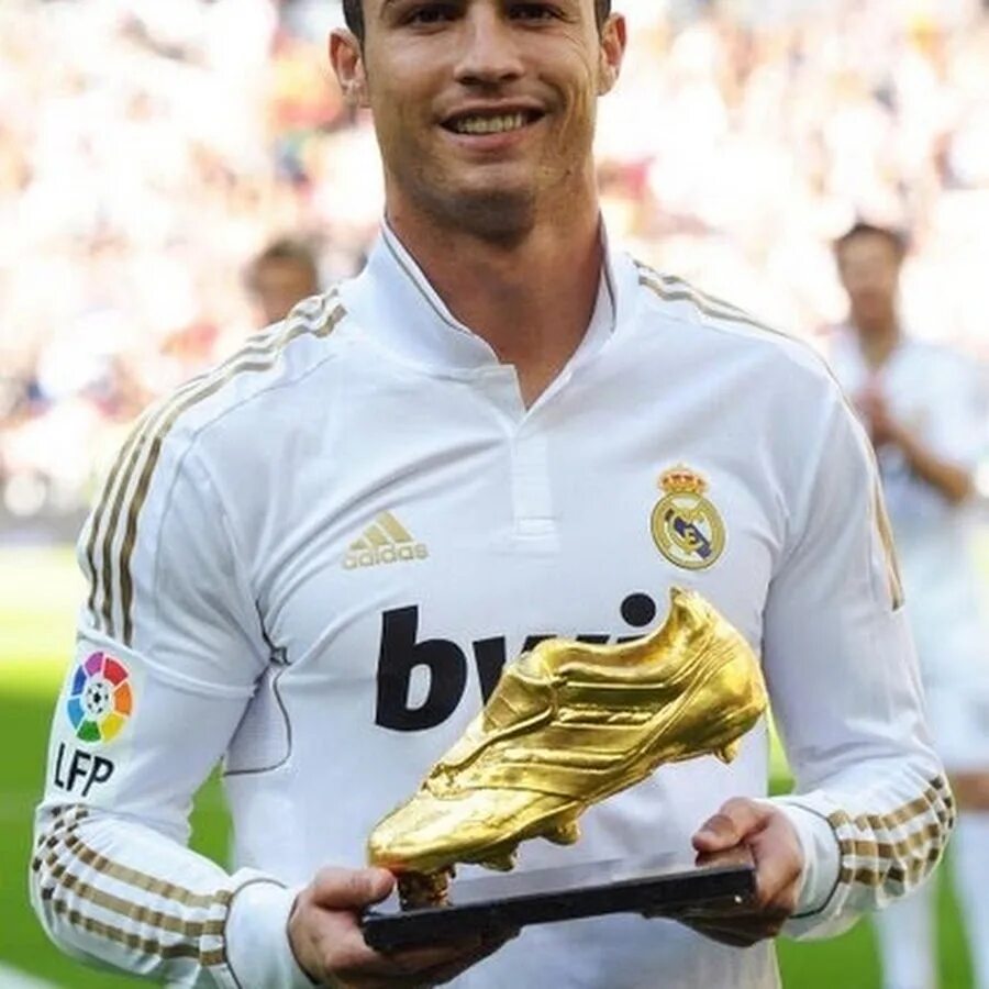 Роналду на аву. Роналду с золотой бутсой. Криштиану Роналду на аву. Ronaldo Golden Boot 2012. Ава роналдо