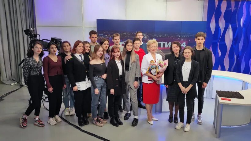 Тольятти 24 программа. Школа лада тольятти. экскурсия на телевидение. школа 89 тольятти ученики. самарское телевидение экскурсия.
