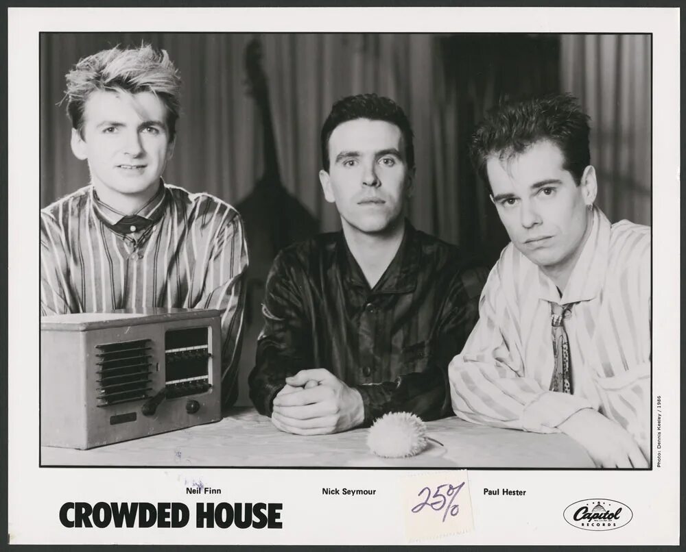 Crowded house don t dream it s. Crowded House 1986 группа. Ник Сеймур crowded House. Пол Хестер. Crowded House crowded House.