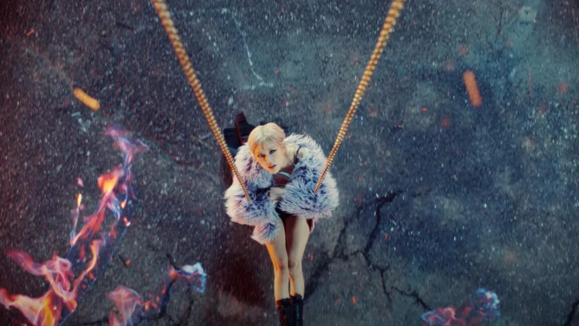 Он зе граунд. Розе Блэк Пинк on the ground. Rose BLACKPINK 2021 on the ground. Rose BLACKPINK 2021. Блэк Пинк Розе Соло on the ground.