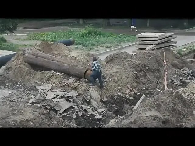 Ворует трубы