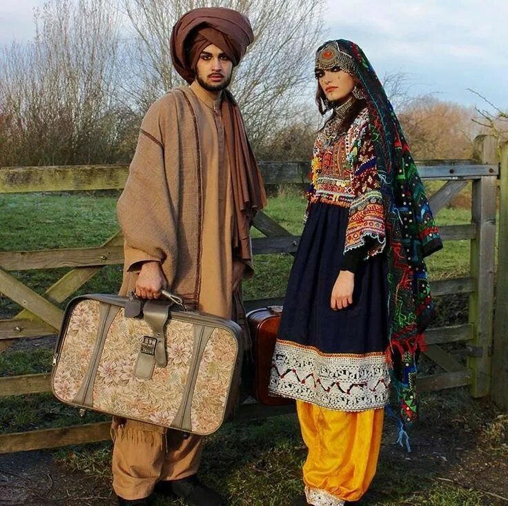 Пуштуны Афганистана одежда. Головной убор Пуштунов Афганистана. Пуштуны Горцы. Пуштуны национальный костюм.