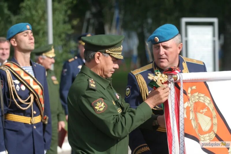 день вдв в чите. награждение десантников. день вдв в чите. награждение вдв. награждает военных вдв.