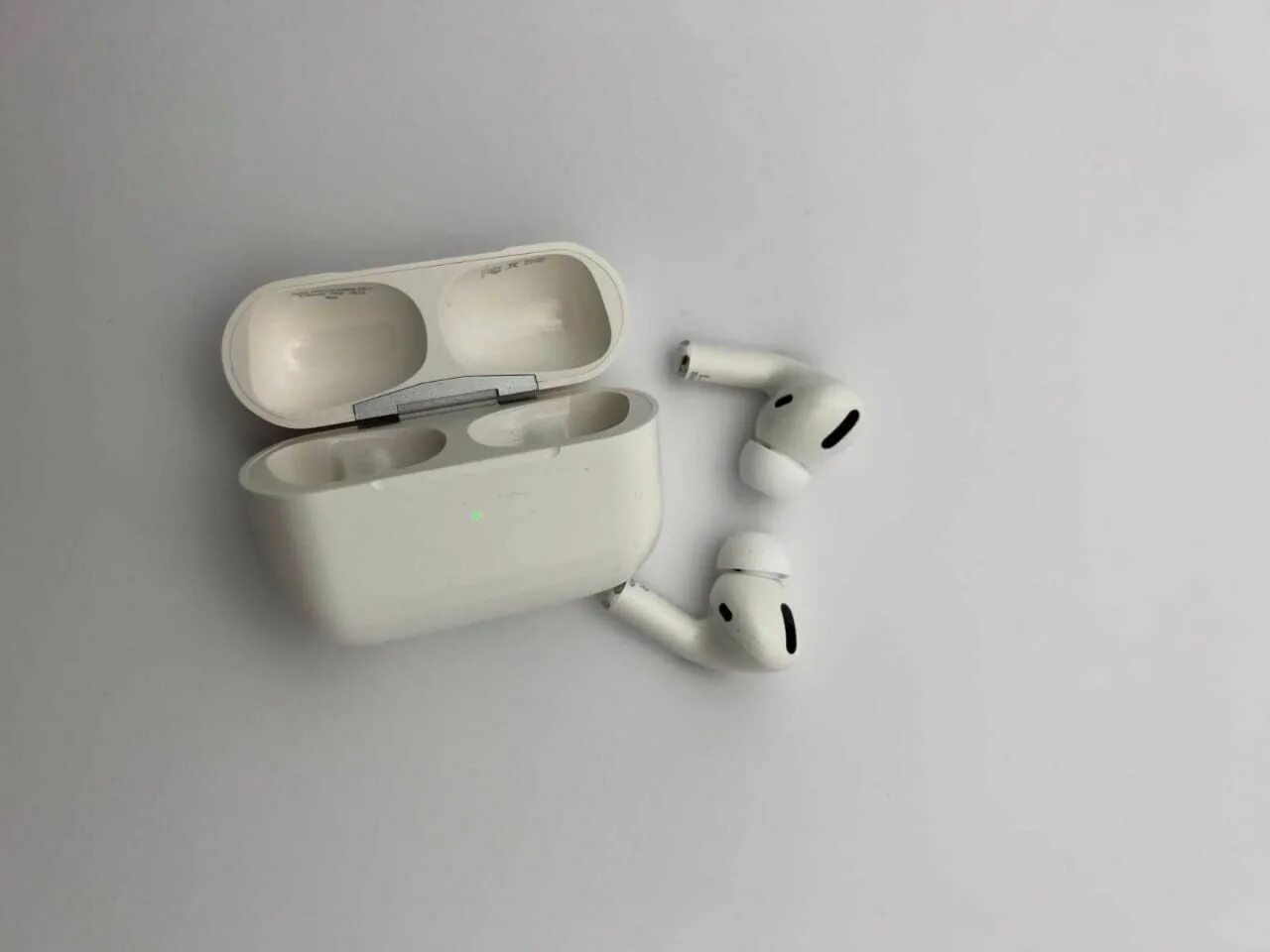 Androids pods pro. Air pods pro 2. air pods pro anc. держатель для айр подс макс. air pro 2 macron наушники.