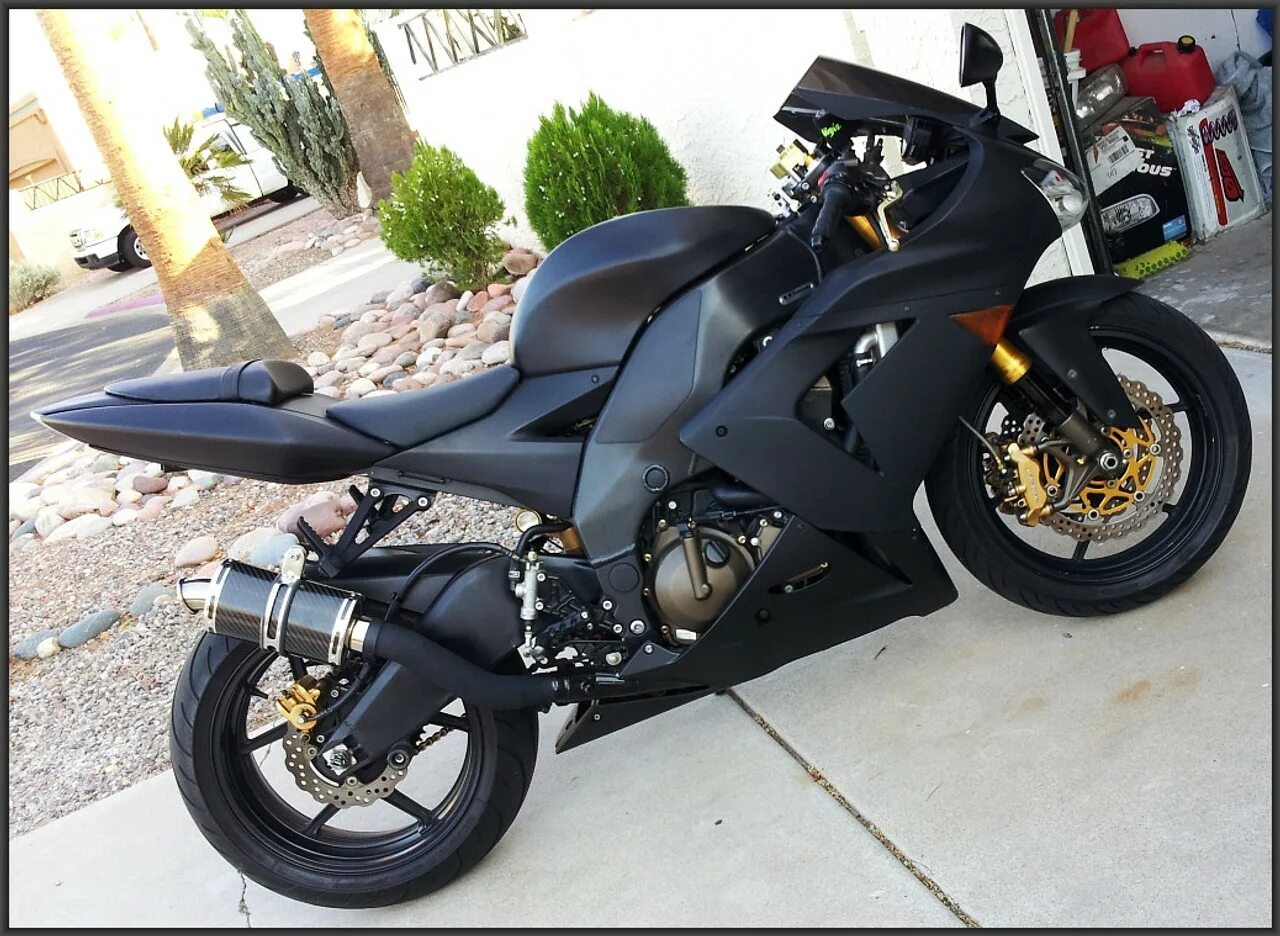 Kawasaki zx10r черный матовый. R6 мотоцикл черный матовый. Ямаха r1 черный. Yamaha r6 черный.