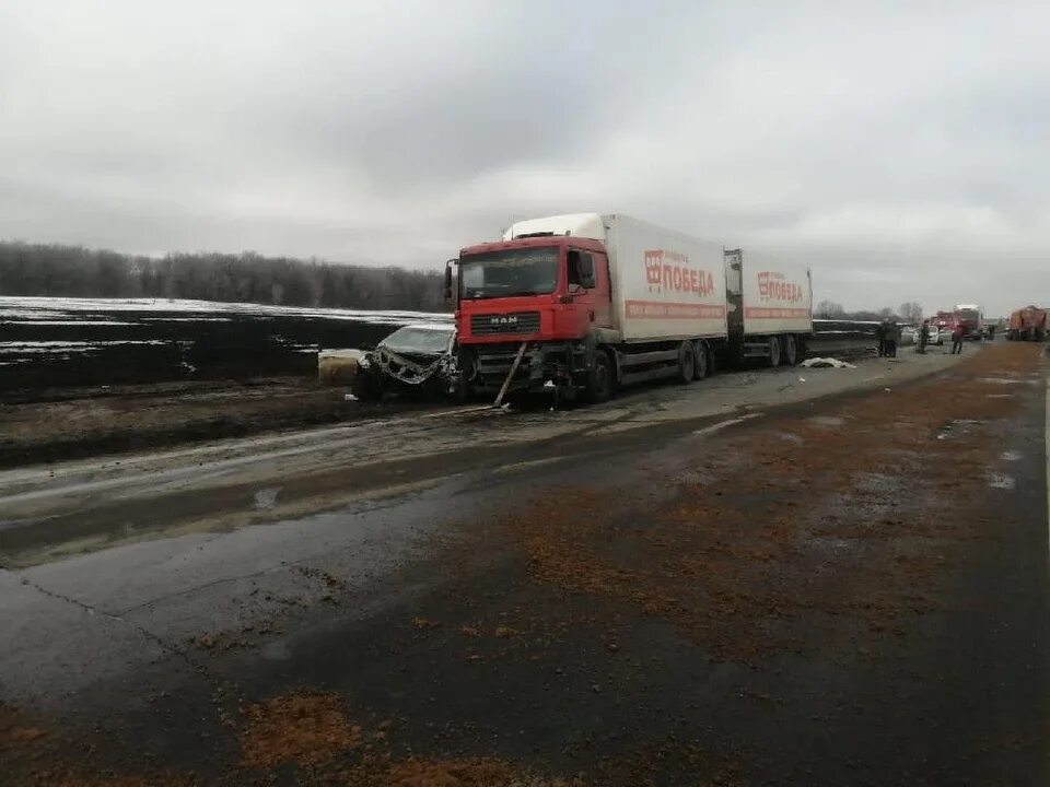 Сейчас потерпи. Аварии в Самарской области фуры. ДТП С грузовиком Вольво 4.04.2023. ДТП В Самарской области с фурой.