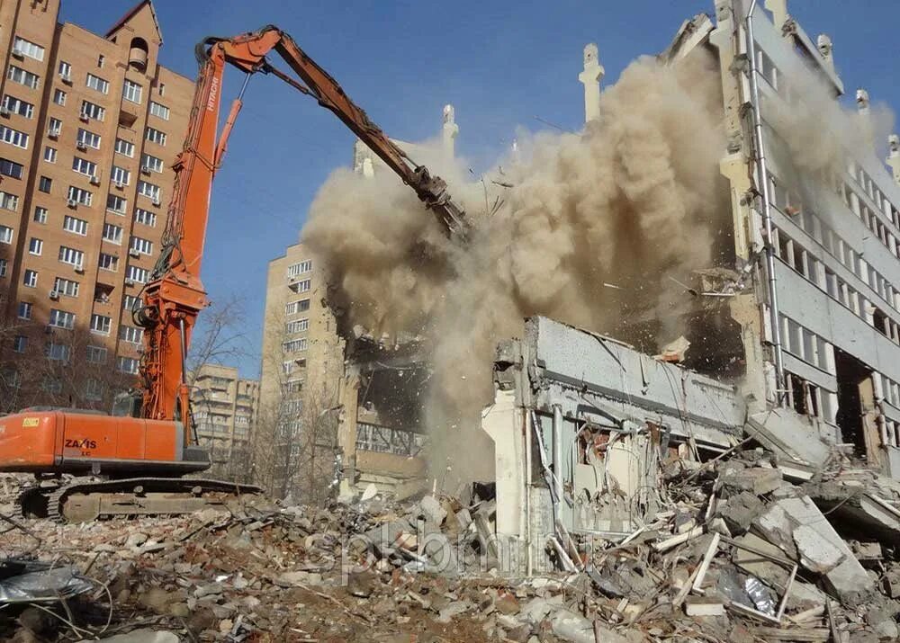 Снос здания. Слом домов. Демонтаж экскаватором. Слом домов. Слом зданий.