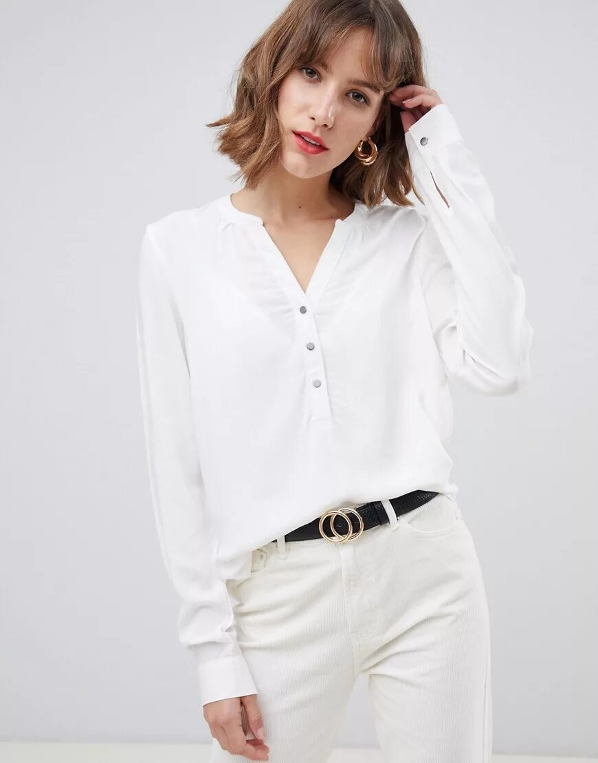 Купить без воротника. Рубашка Vero Moda белая. Vero Moda блузка. Vero Moda Classic блузка воротником. Белая блузка.