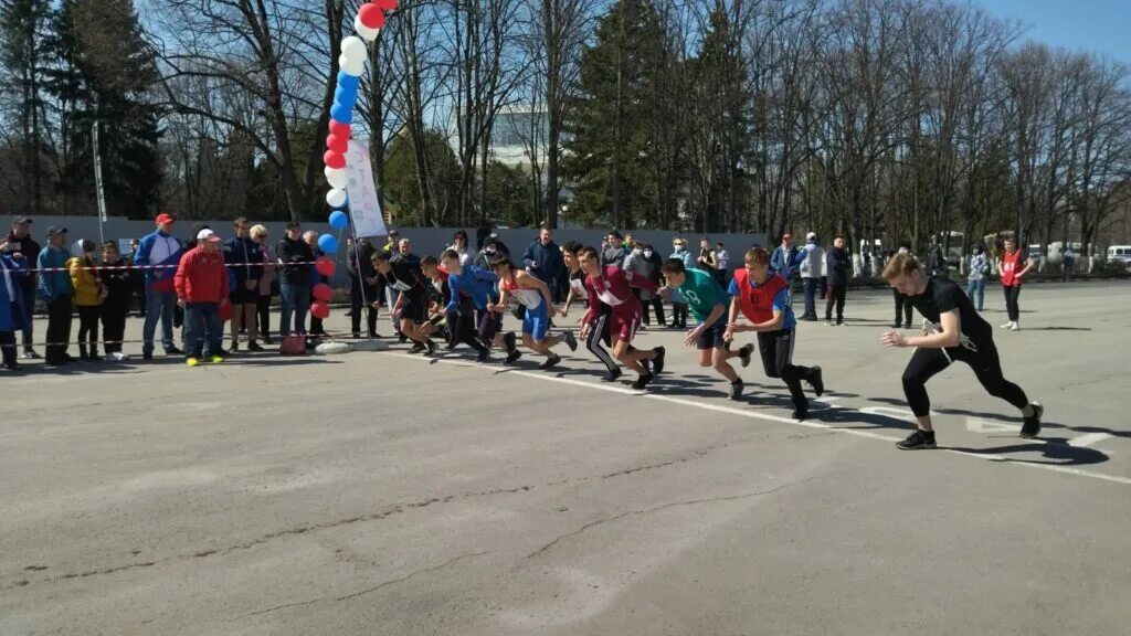 легкоатлетическая эстафета с ветеранами. видео эстафеты сегодня. прямая трансляция эстафети биотлона мужшин. первомайская эстафета в кашире. первомайская эстафета в чите.