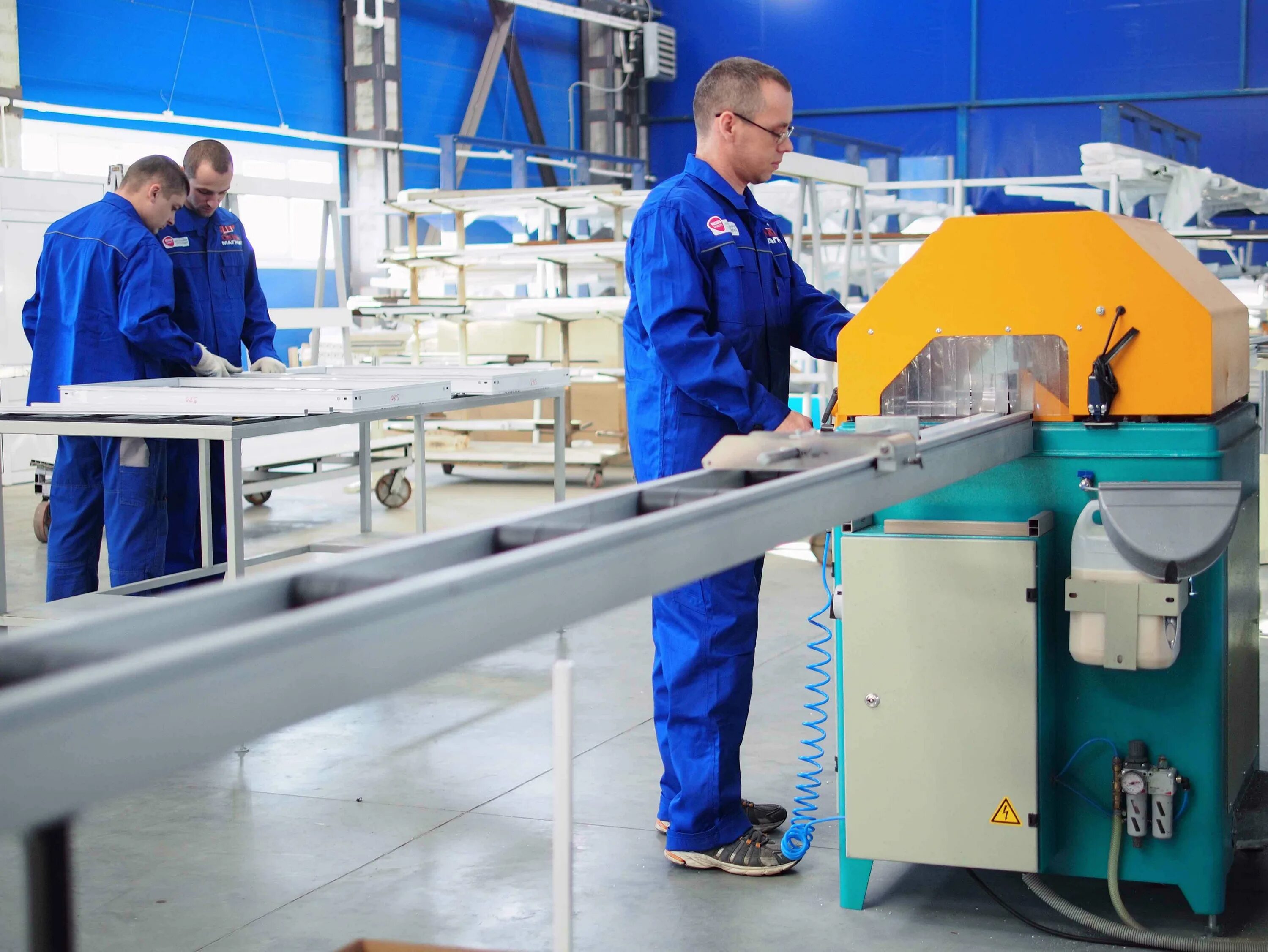 Пластиковые окна завод. Мебельное производство. Изготовление собственное производство. Изготовление собственное производство. Литейщик пластмасс тпа.