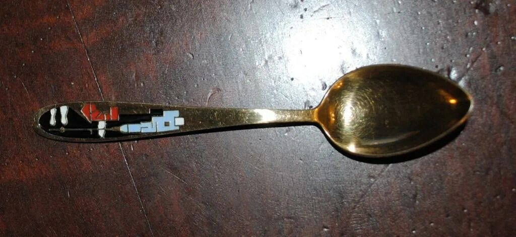 Сколько мг в 1 столовой ложке воды. 1 столовая ложка соли сколько грамм. Ложки в граммах. Чайная ложка вмещает. Сколько мл в столовой ложке и чайной ложке.