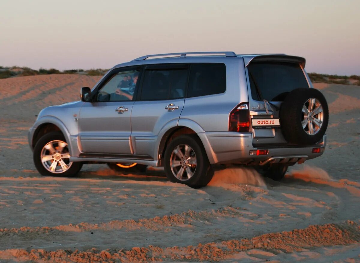 Мицубиси паджеро номер. Мицубиси Паджеро 3. Паджеро 3 3.5. Mitsubishi Pajero 3.5 2006. Паджеро 3.5 2000.