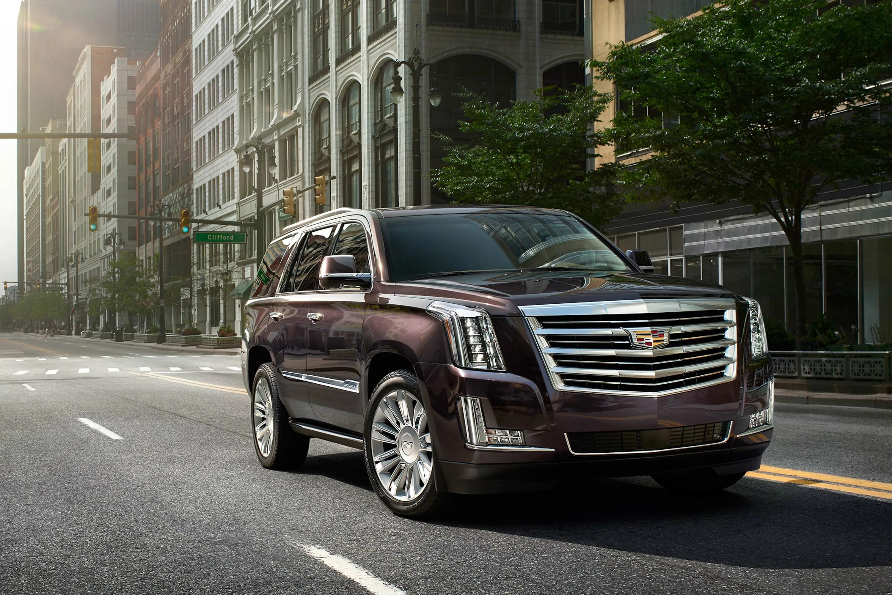 Едет черный кадиллак. Cadillac Escalade 2020. Cadillac Escalade 5. Кадиллак Эскалейд 5 поколения. Cadillac Escalade Concept.