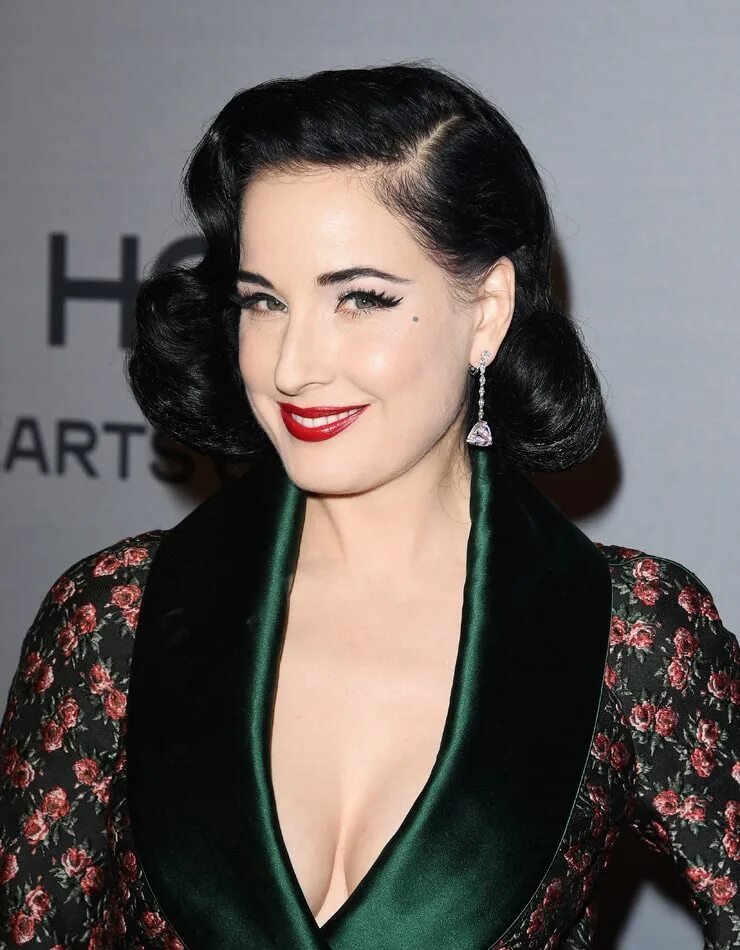 Your beauty mark dita von teese. Тиз биография. Диат фонтиз. Дидо фонтиз. Тиз биография.
