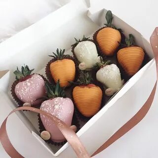Клубника в шоколаде в коробке