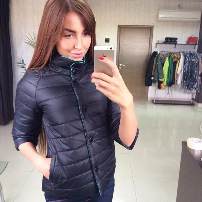 Куртка с трикотажными рукавами и капюшоном женская. Куртка летучая мышь мехх. Рукав зимней куртки. Куртка женская рукав 3/4. Накладные карманы на куртке.