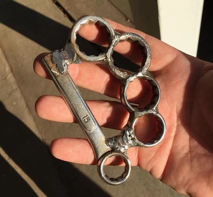 Кастет закон. Тычковый кастет стингер. кастет new york 1864. кастет rmj tactical knuckles.