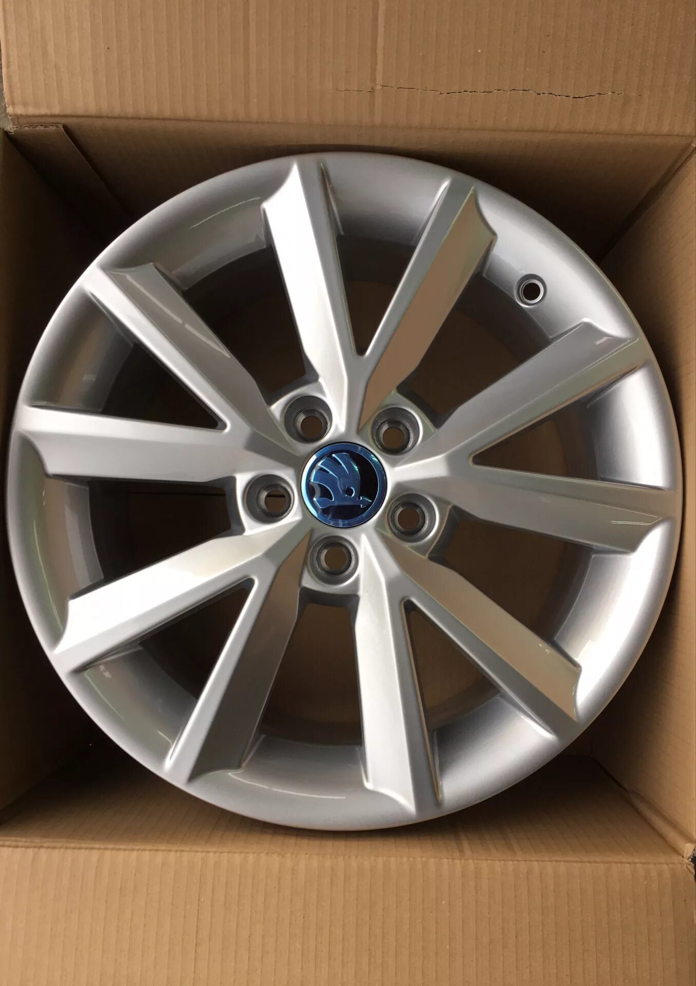 Диски volkswagen. Диски skoda antia 16. оригинальные диски volkswagen polo sedan r16. диски antia r16 polo. оригинальные диски фольксваген поло седан r16.