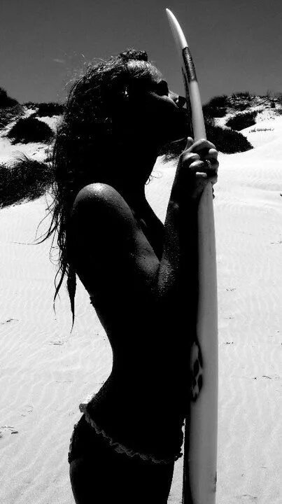Pin on ЧБ/BW Beach photography, Beach photography poses, Beach portraits