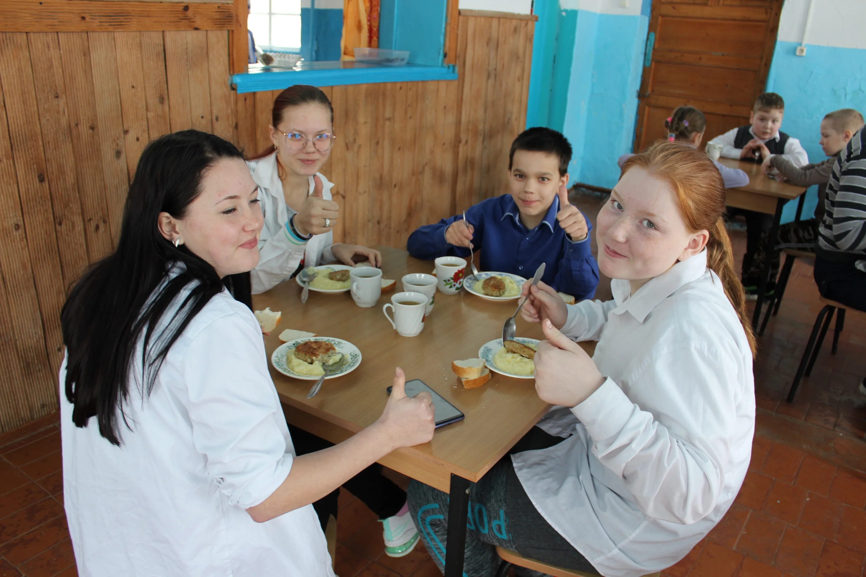 Горячее питание работа. Питание в школе. Горячее питание картинки. Горячее питание в школе. Горячее питание сотрудников.