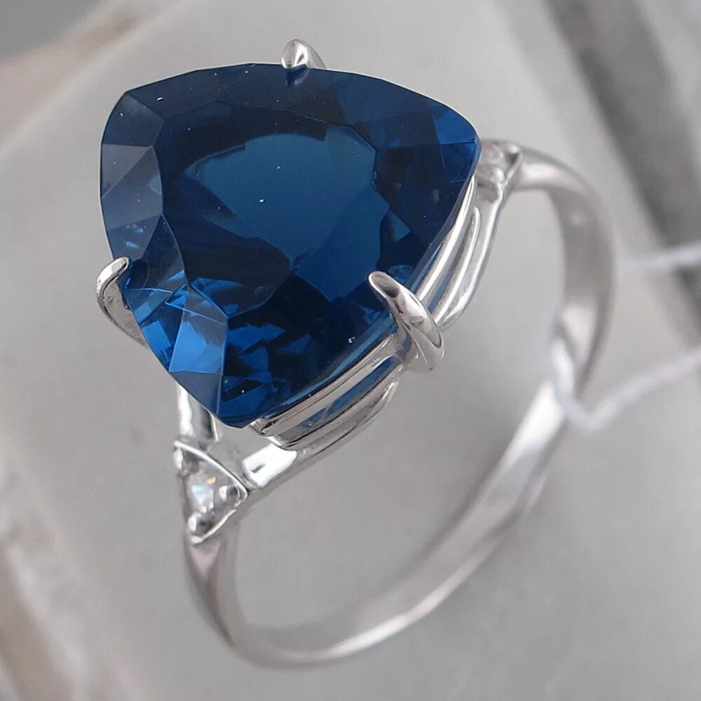 Сапфир камень настоящий. 568. • александритоподобный сапфир. Самый дорогой сапфир голубой гигант востока. Синий сапфир камень.
