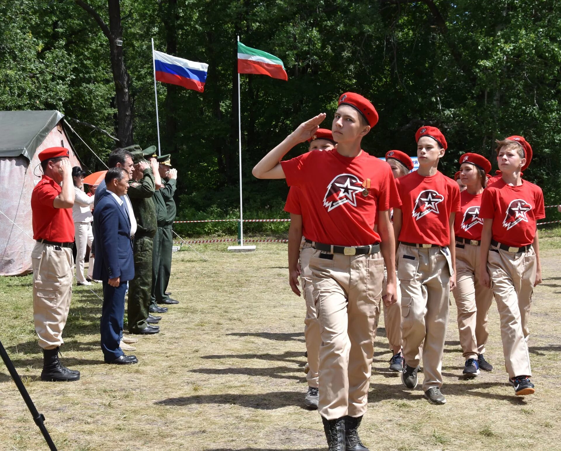 Юнармеец зарегистрироваться. Военно патриотический лагерь юнармеец. лагерь юнармеец орленок 2025.