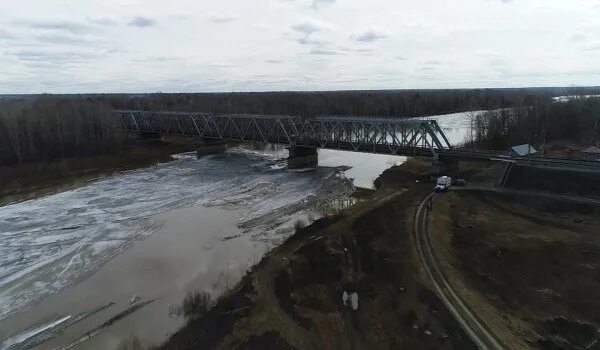 Уровень воды в чумыше сегодня тальменка. Река Чумыш Тальменка. Чумыш Кемеровская область мост. Чумыш Киселевск. Река Чумыш в Венгерово.