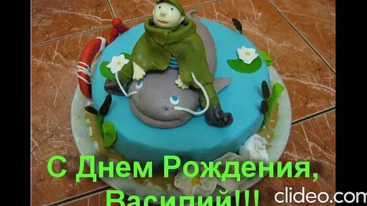 Вася с днем рождения мем Мастер Йода с помощью Силы нарезает торт со свечками Авы и картинки Изображени