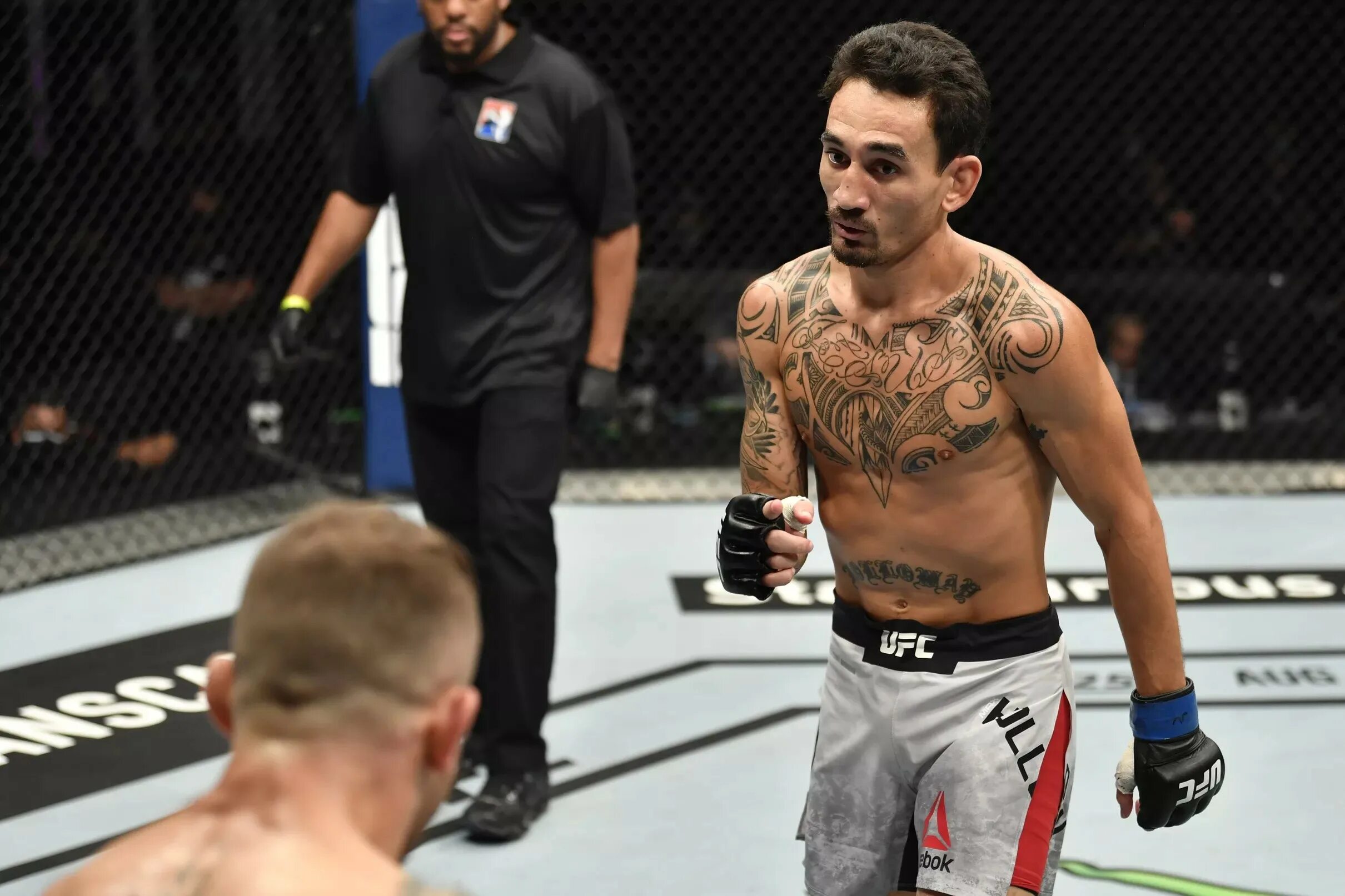 Холлоуэй юфс. Волкановски холловей 3. Волкановски ufc. Холлоуэй юфс. Холлоуэй юфс.