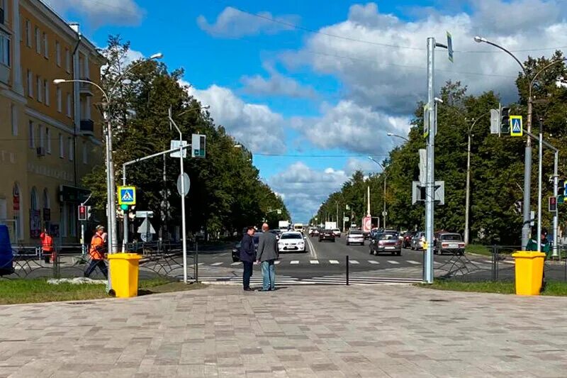 Площадь горького каменск уральский. Фонтан каменск-уральский площадь горького. новый фонтан каменск уральский. парк площади горького каменск уральский.