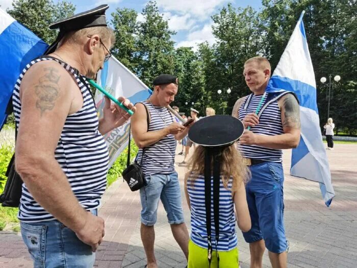 Когда отмечают день. С праздником ВДВ. С днем ВМФ. ВМФ день празднования. ВДВ день празднования.