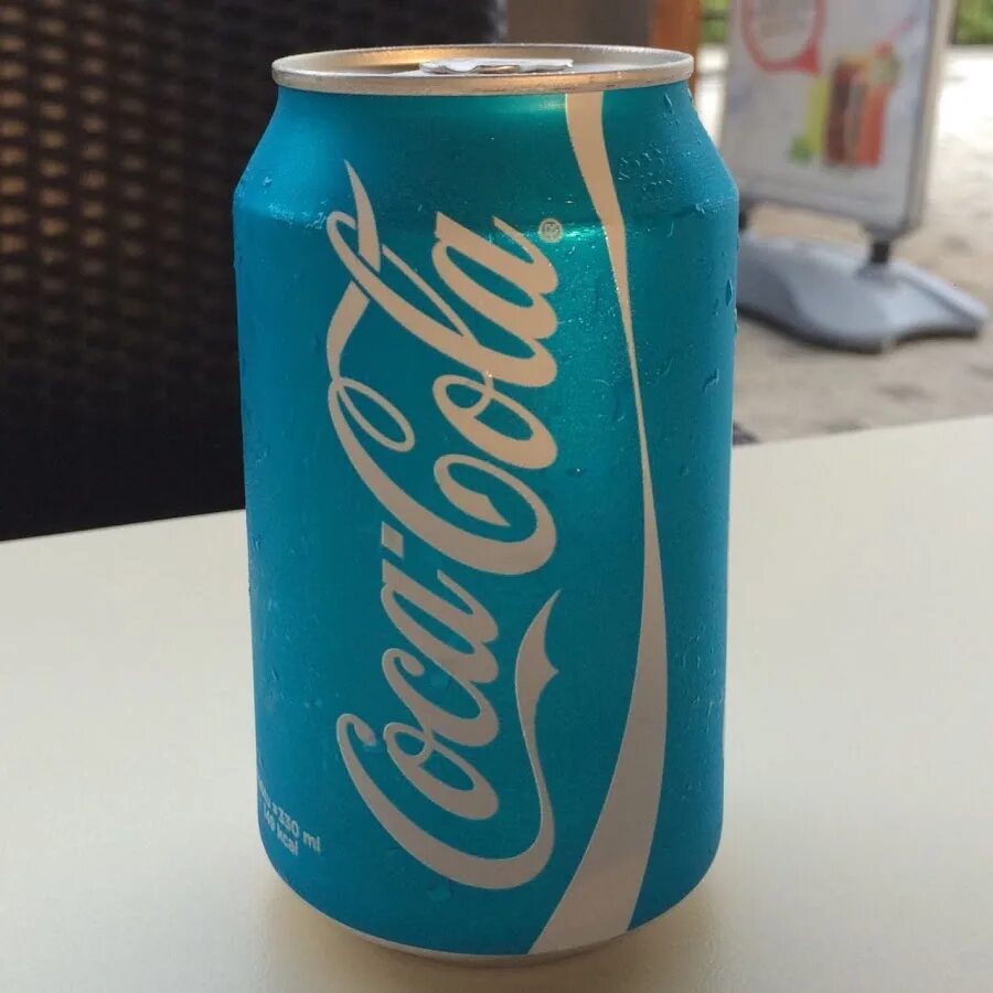 Кока кола синяя. Coca cola синяя. Синяя банка кока колы. Кока кола блю. Кока кола синяя.