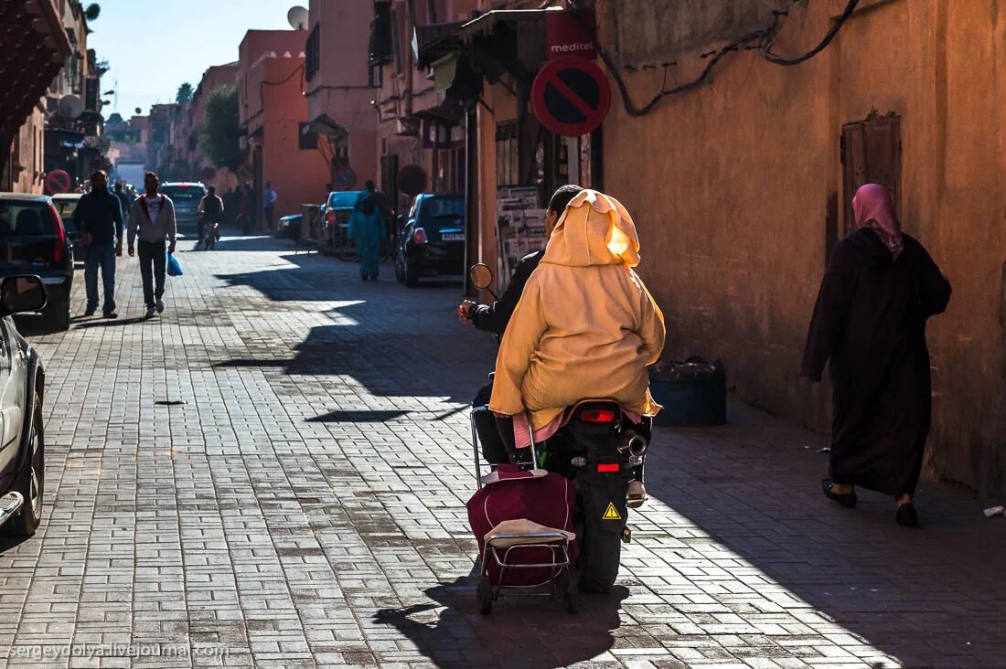 Маракеш улица мама. Марракеш Менара в Марокко.. Марракеш город фото улиц. Марракеш блоггер фото. Маракеш 4k 1960/1080.