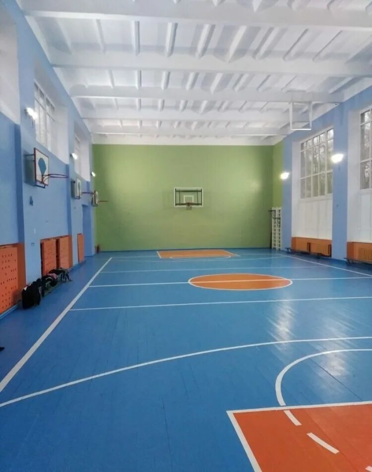 Современный спортивный зал в школе. Ремонт спортзала. Спортзал в школе. Ремонт спортивный зал. Школьный спортивный зал.