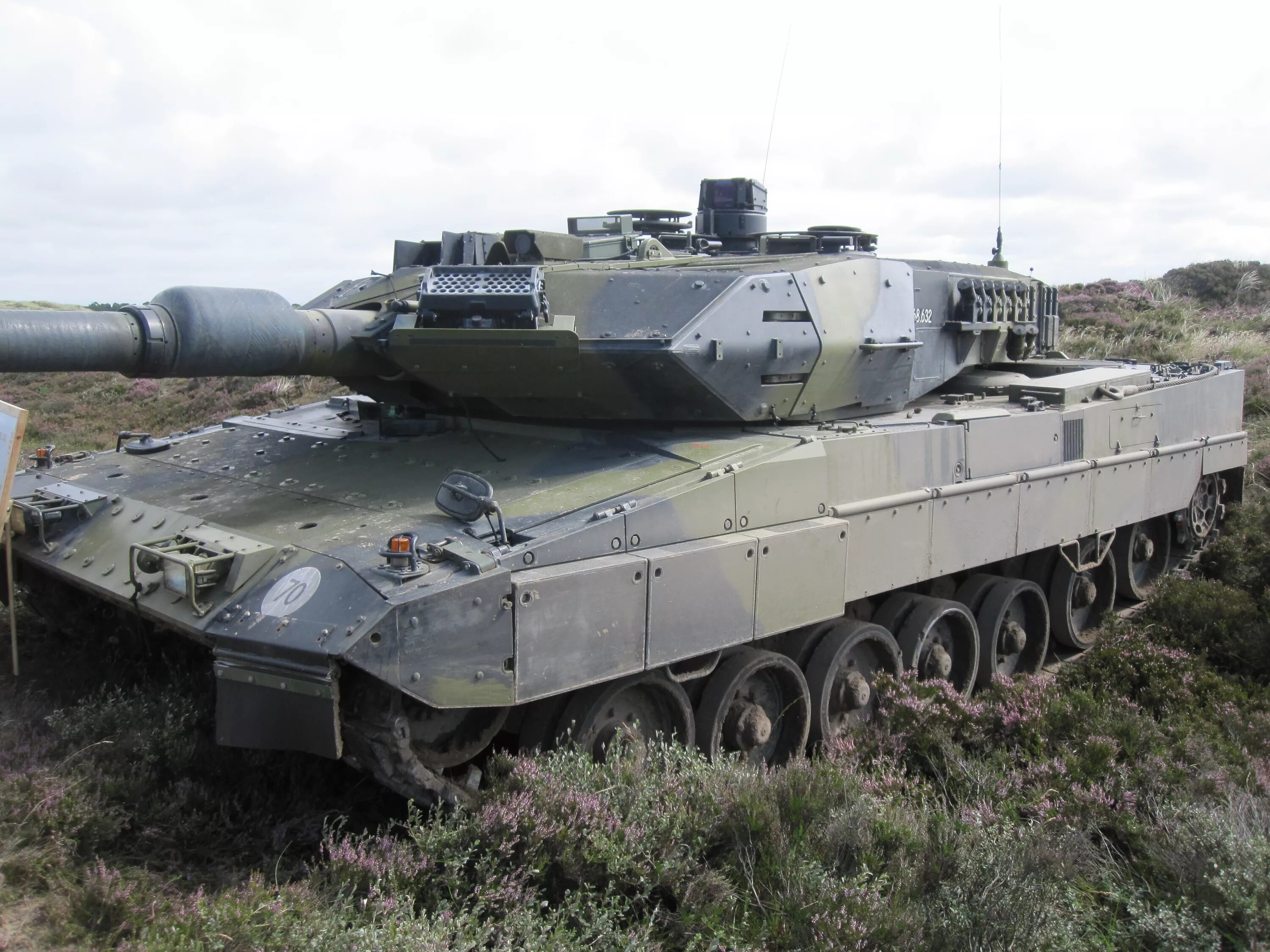 Leopard 2a5. Leopard 2a5 бундесвер. танк leopard 2a5. leopard 2a4 boxer. леопард 2а5 коби.