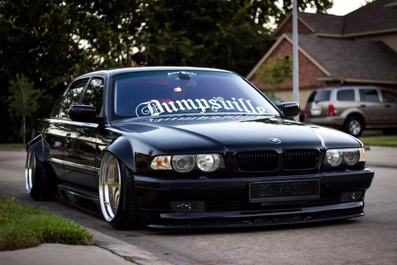 Bmw 7 тюнинг. БМВ е38. BMW e38 Tuning. БМВ е38 740i. BMW 7 e38.